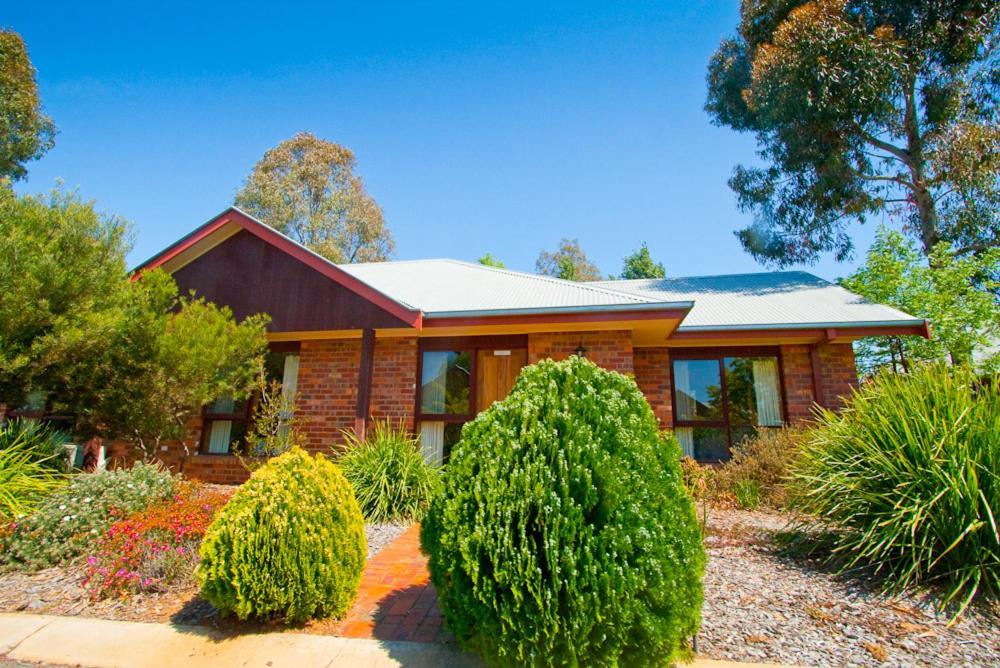 Perricoota Vines Retreat Hotel Moama Exterior foto