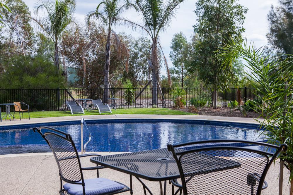 Perricoota Vines Retreat Hotel Moama Exterior foto