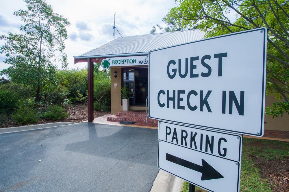 Perricoota Vines Retreat Hotel Moama Exterior foto